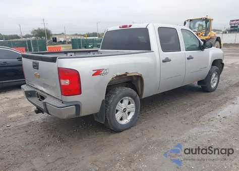 2010 Chevrolet Silverado 1500 Lt z USA, uszkodzony, nr VIN 3GCRKSE33AG145952